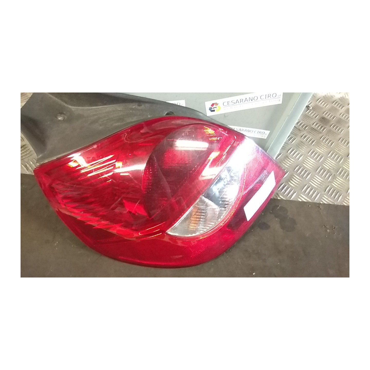 FANALE POST. SX. 039 RENAULT CLIO 3A SERIE (07/05-05/09) K9KT7 8200459962