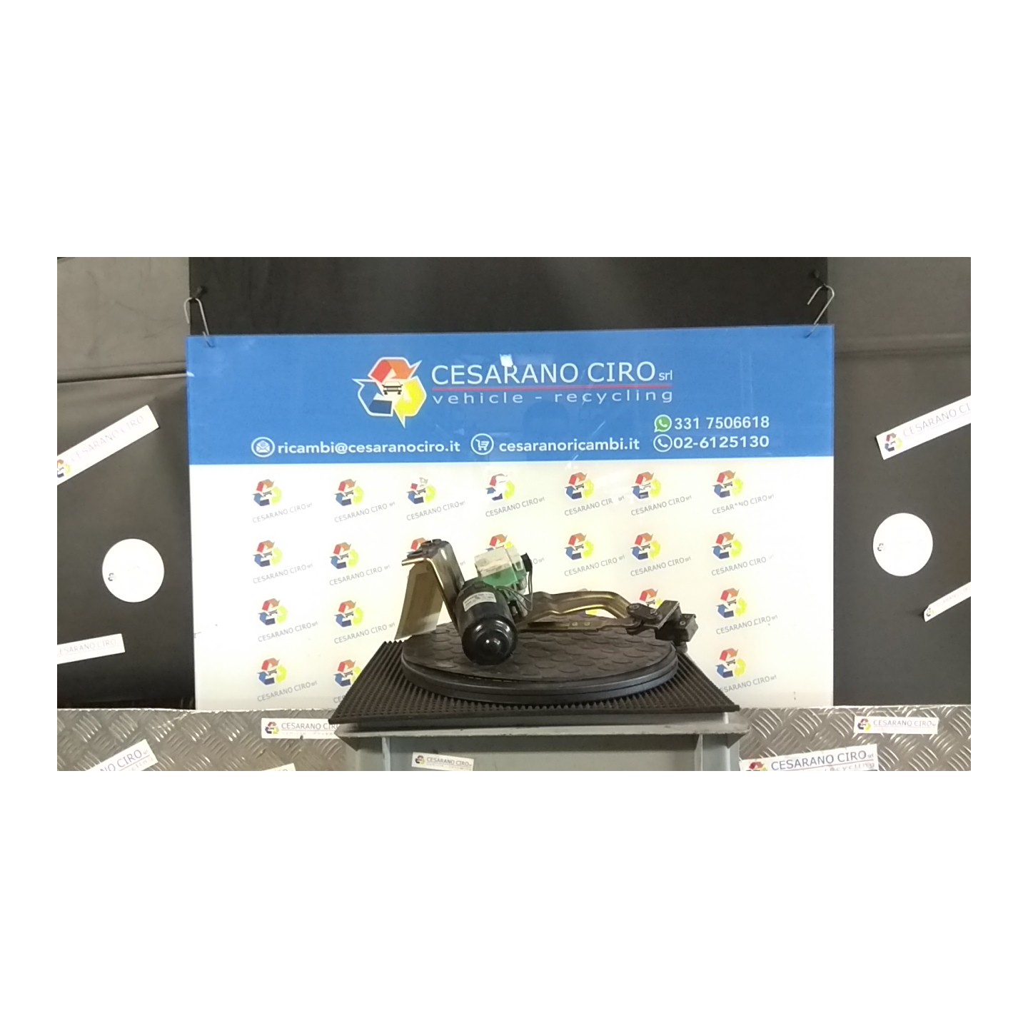 MECCANISMO TERGIPARABREZZA CON MOTORINO BOSCH 047 FIAT PANDA 1A SERIE (03/92-03/04) 187A1000 7607376