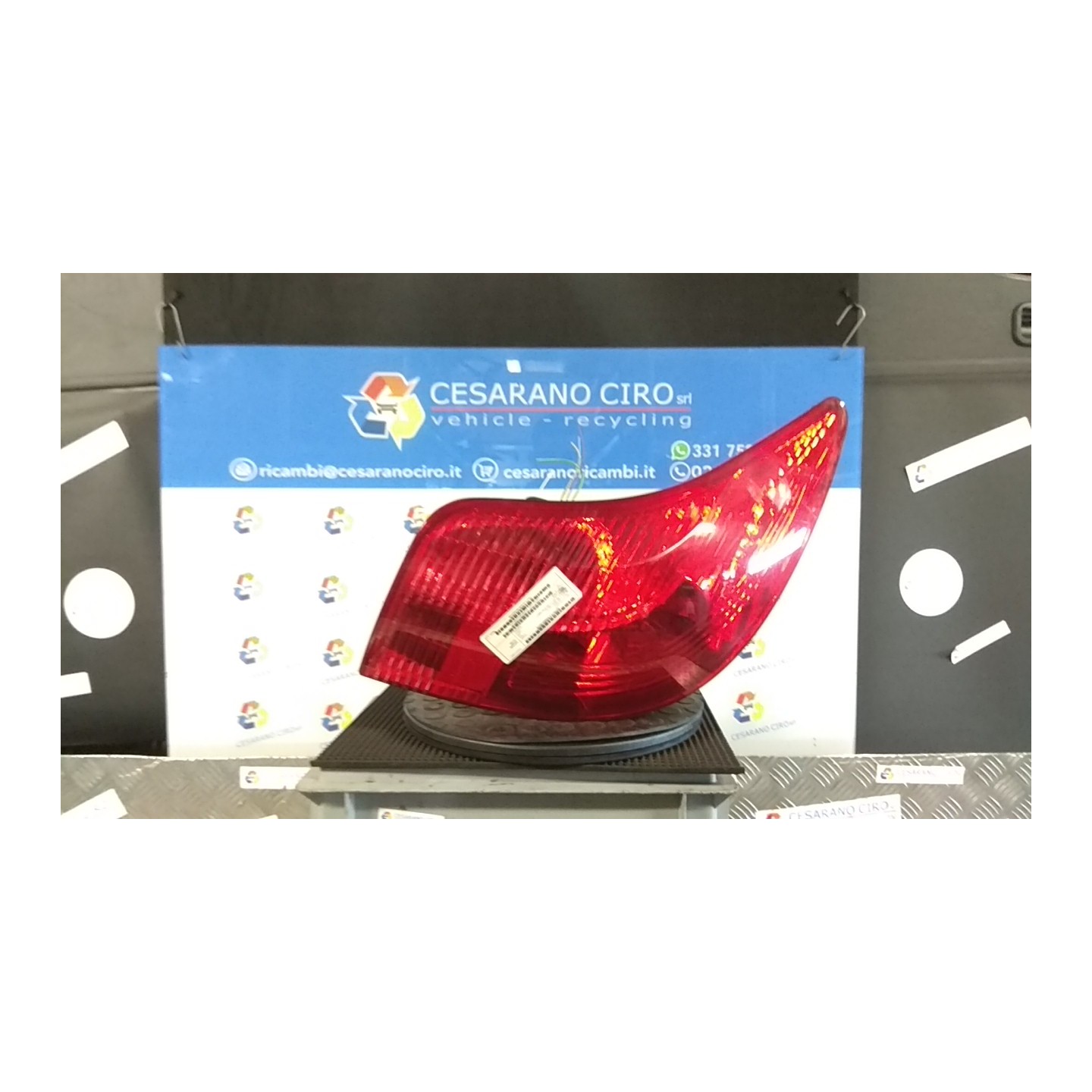 FANALE POST. SX 120 PEUGEOT 308 (08/07-03/14) 5FW NB0868017033017SX
