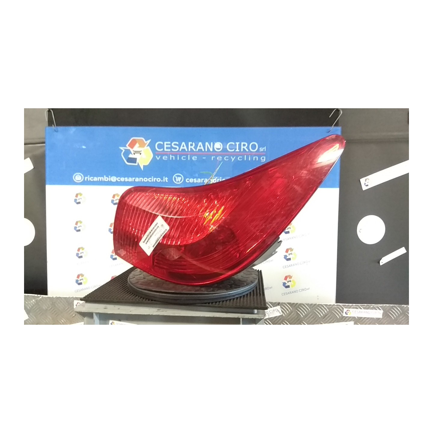FANALE POST. SX 120 PEUGEOT 308 (08/07-03/14) 5FW NB0868017033017SX
