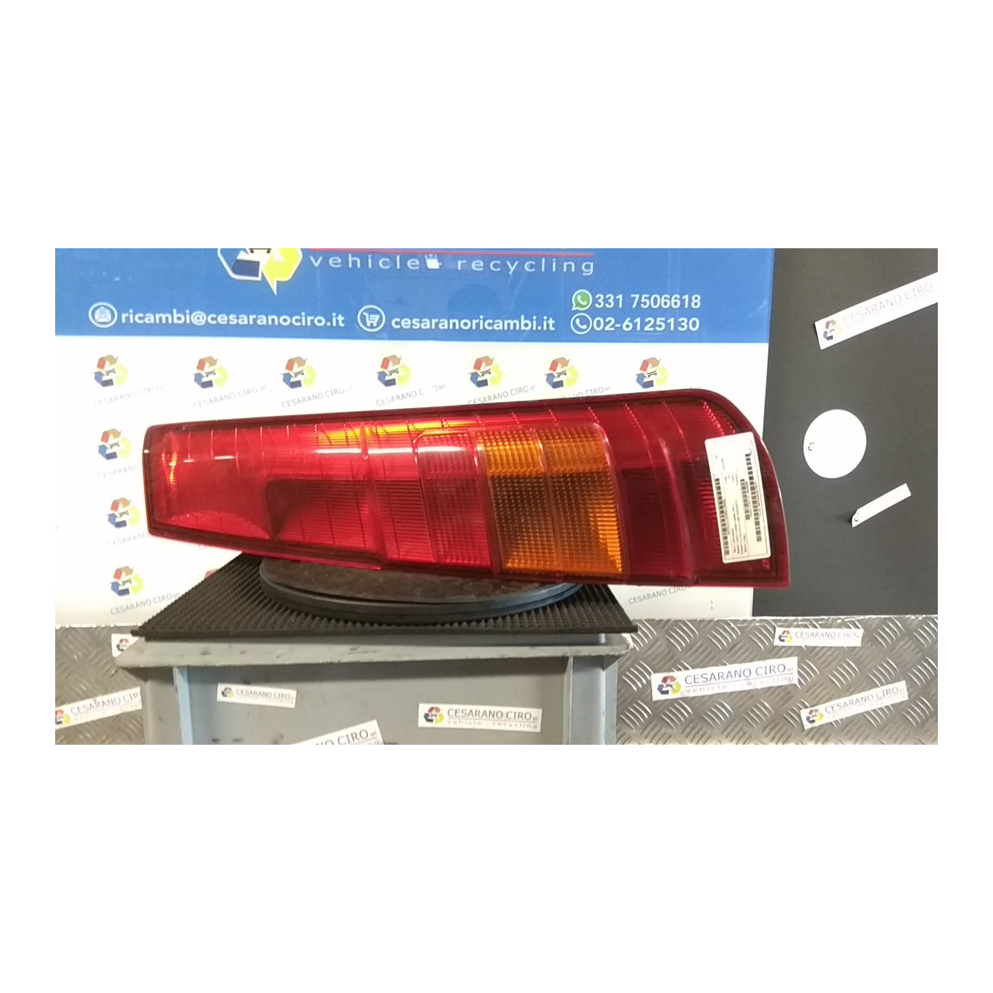 FANALE POST. DX. 009 MITSUBISHI SPACE RUNNER (09/99-12/01) 4G64 MR465606