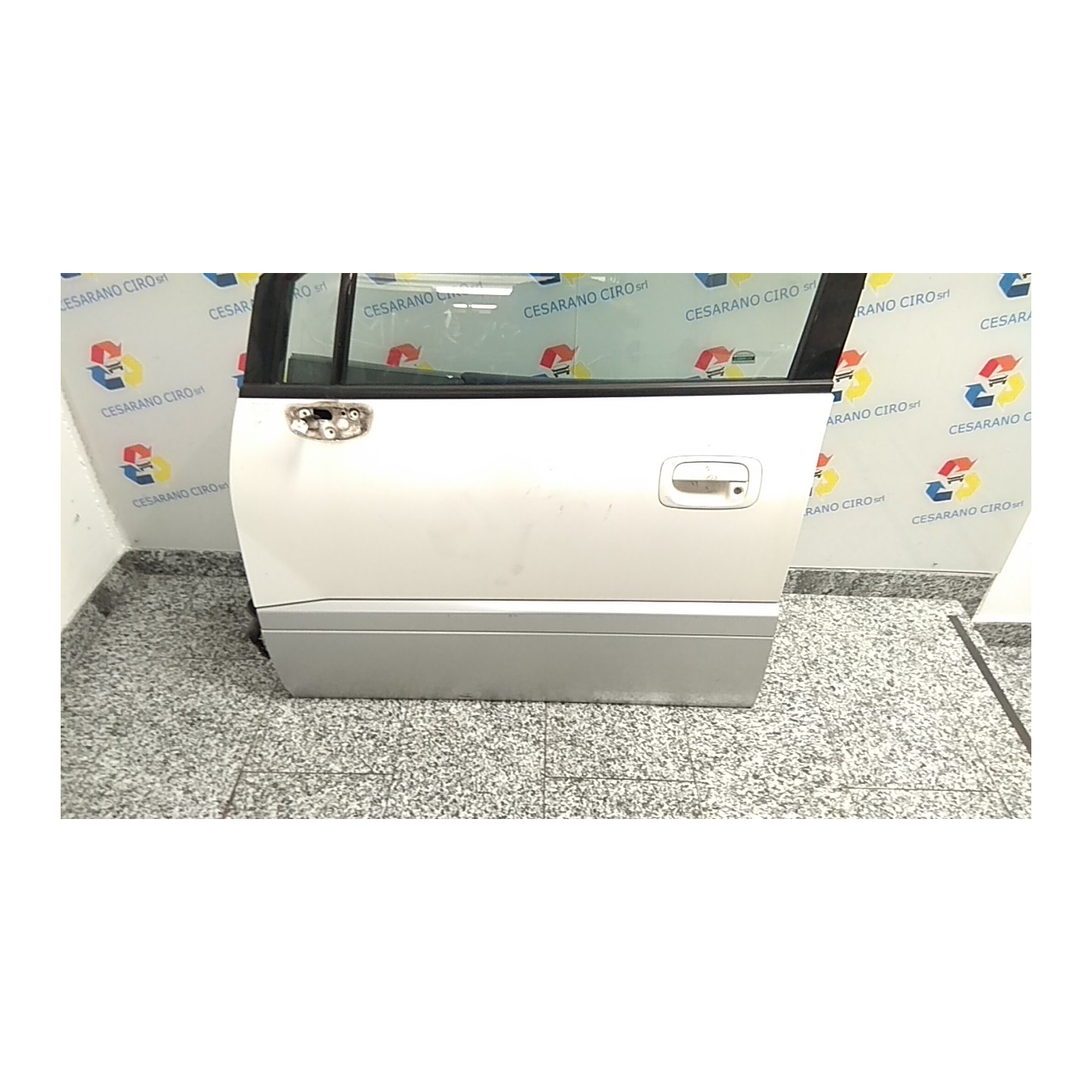 PORTA ANT. DX. 102 MITSUBISHI SPACE RUNNER (09/99-12/01) 4G64 MR439482