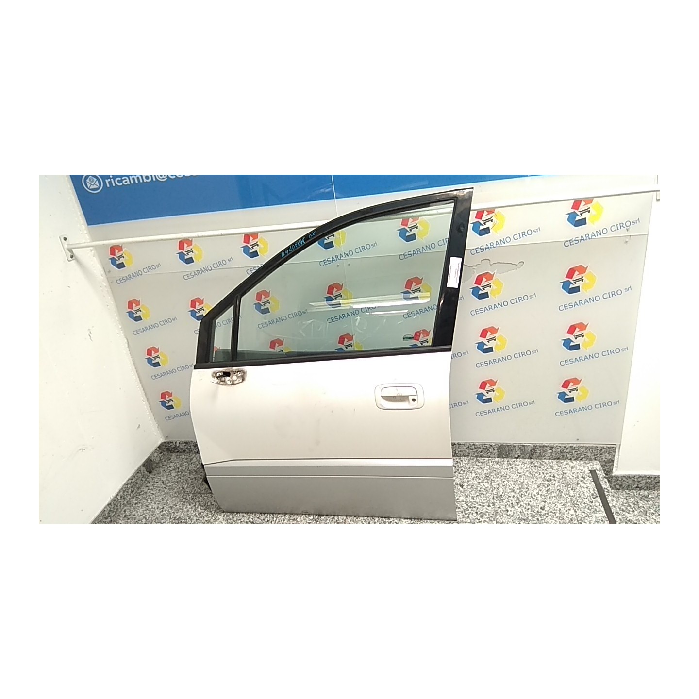 PORTA ANT. DX. 102 MITSUBISHI SPACE RUNNER (09/99-12/01) 4G64 MR439482