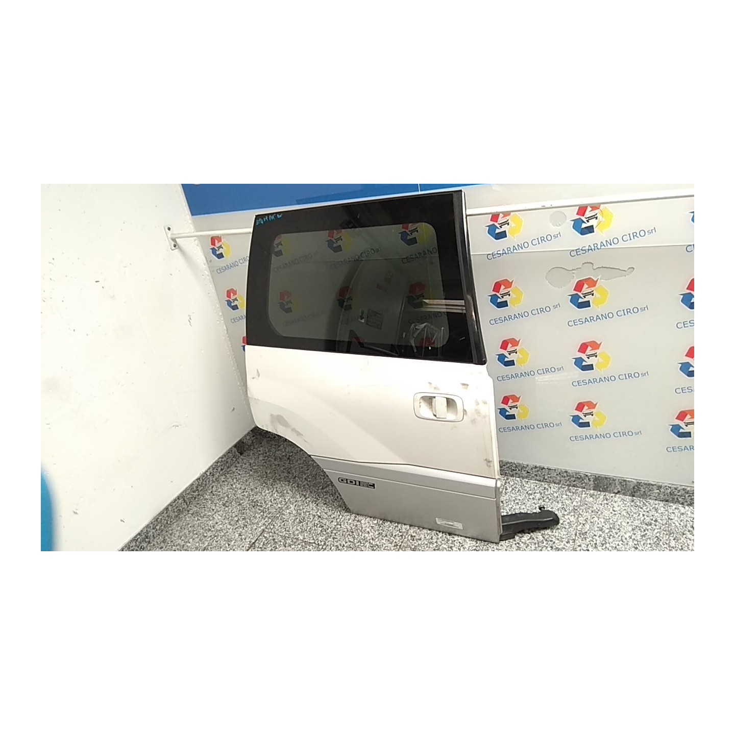 PORTA CARICO LAT. SCORREVOLE DX. 107 MITSUBISHI SPACE RUNNER (09/99-12/01) 4G64 MR439476