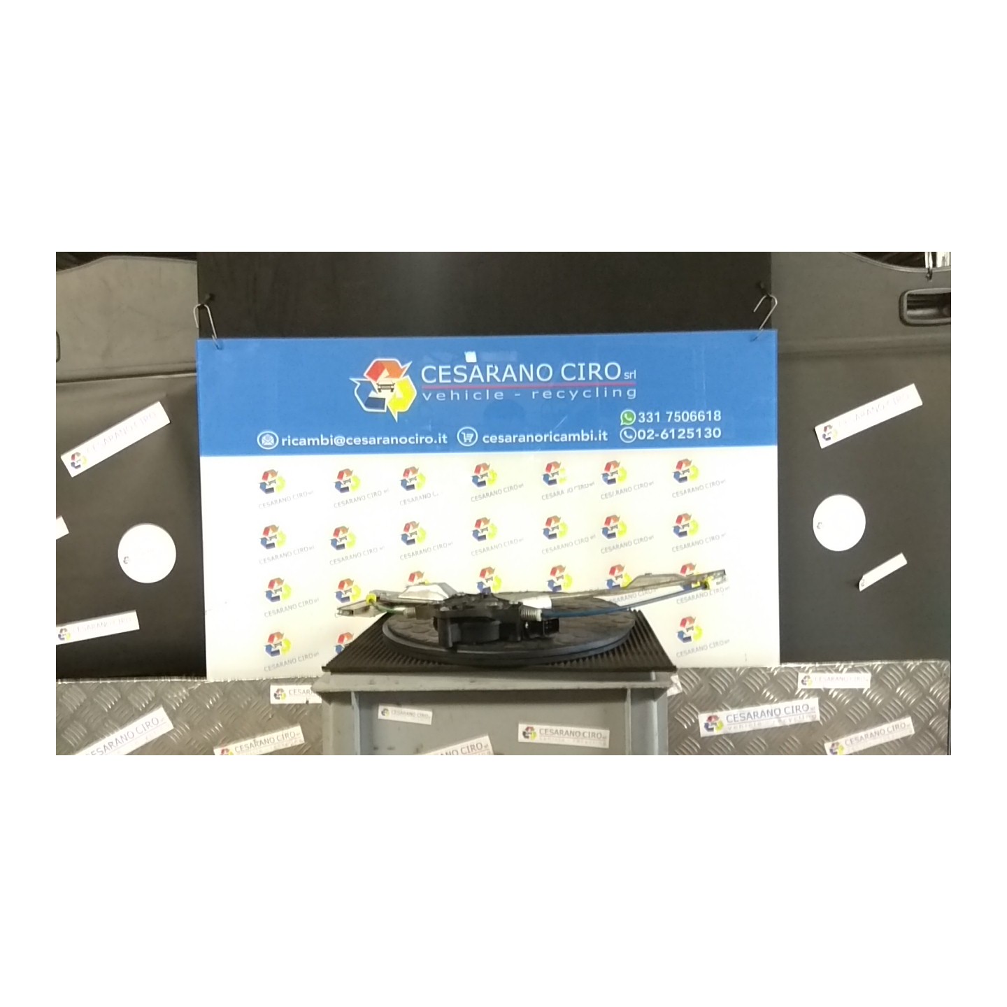 ALZACRISTALLO ELETTR. PORTA ANT. C/MOTORINO DX. 127 OPEL CORSA (S07) (01/11-) A13DTC 13298154
