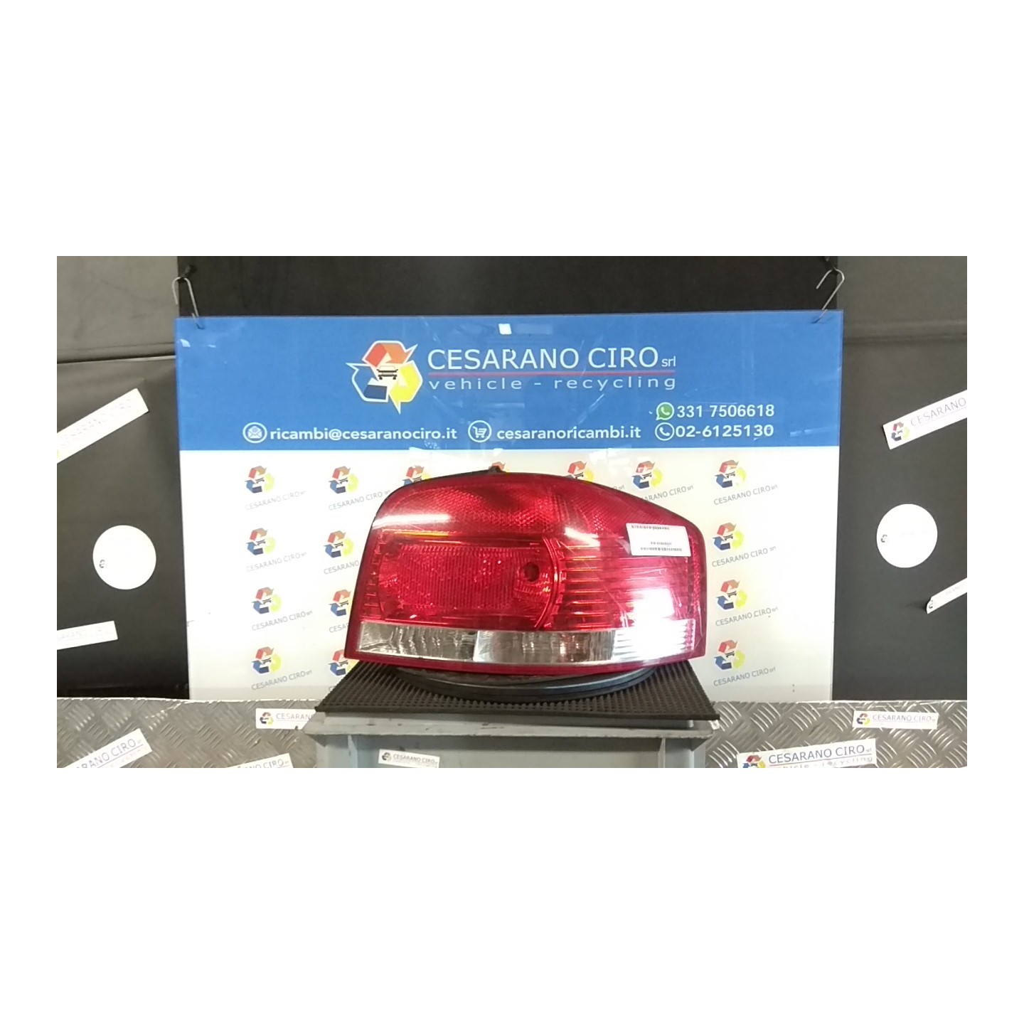FANALE POST. DX. 113 AUDI A3 (8P) (04/03-06/10) AXW 8P0945096
