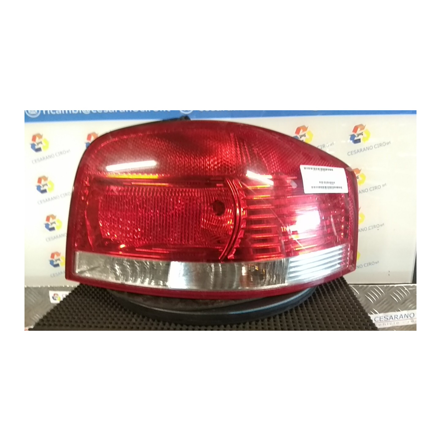 FANALE POST. DX. 113 AUDI A3 (8P) (04/03-06/10) AXW 8P0945096