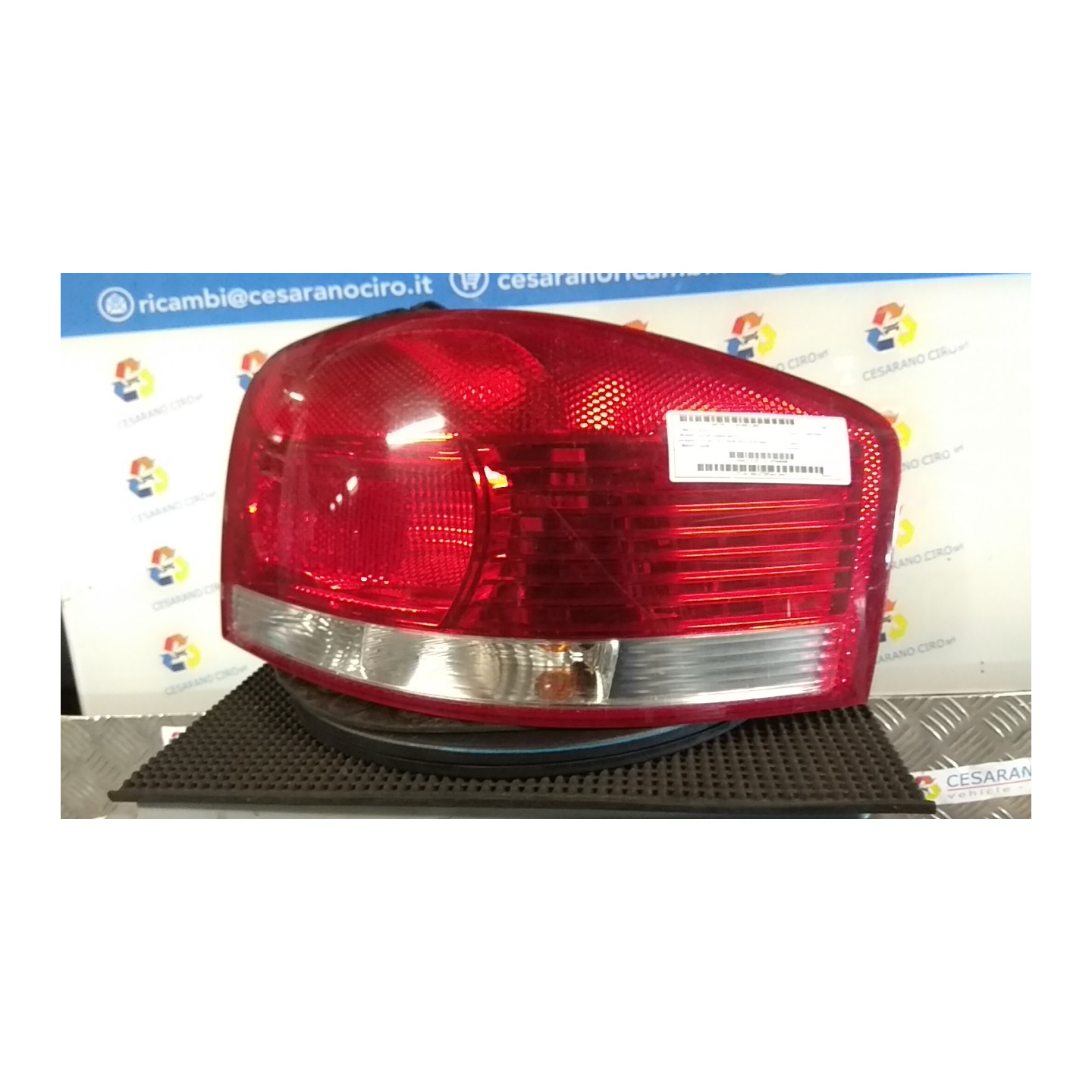 FANALE POST. DX. 113 AUDI A3 (8P) (04/03-06/10) AXW 8P0945096