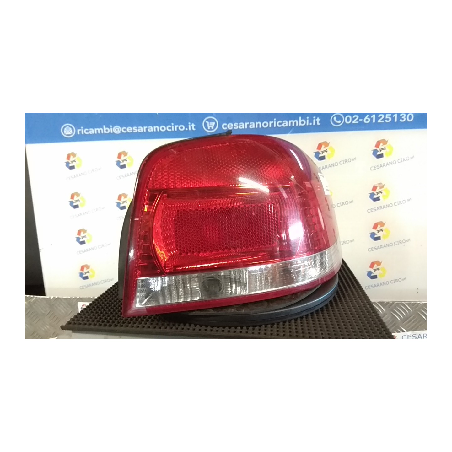 FANALE POST. DX. 113 AUDI A3 (8P) (04/03-06/10) AXW 8P0945096