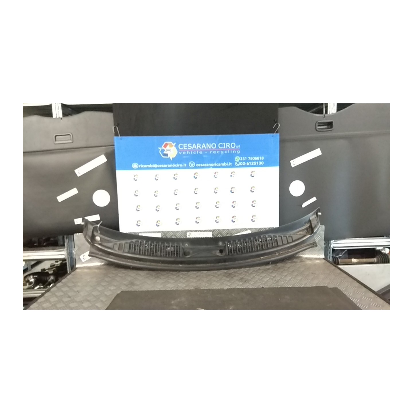 GRIGLIA SOTTOPARABREZZA 012 LAND ROVER FREELANDER (02/98-08/02) 18K4F JAG100252