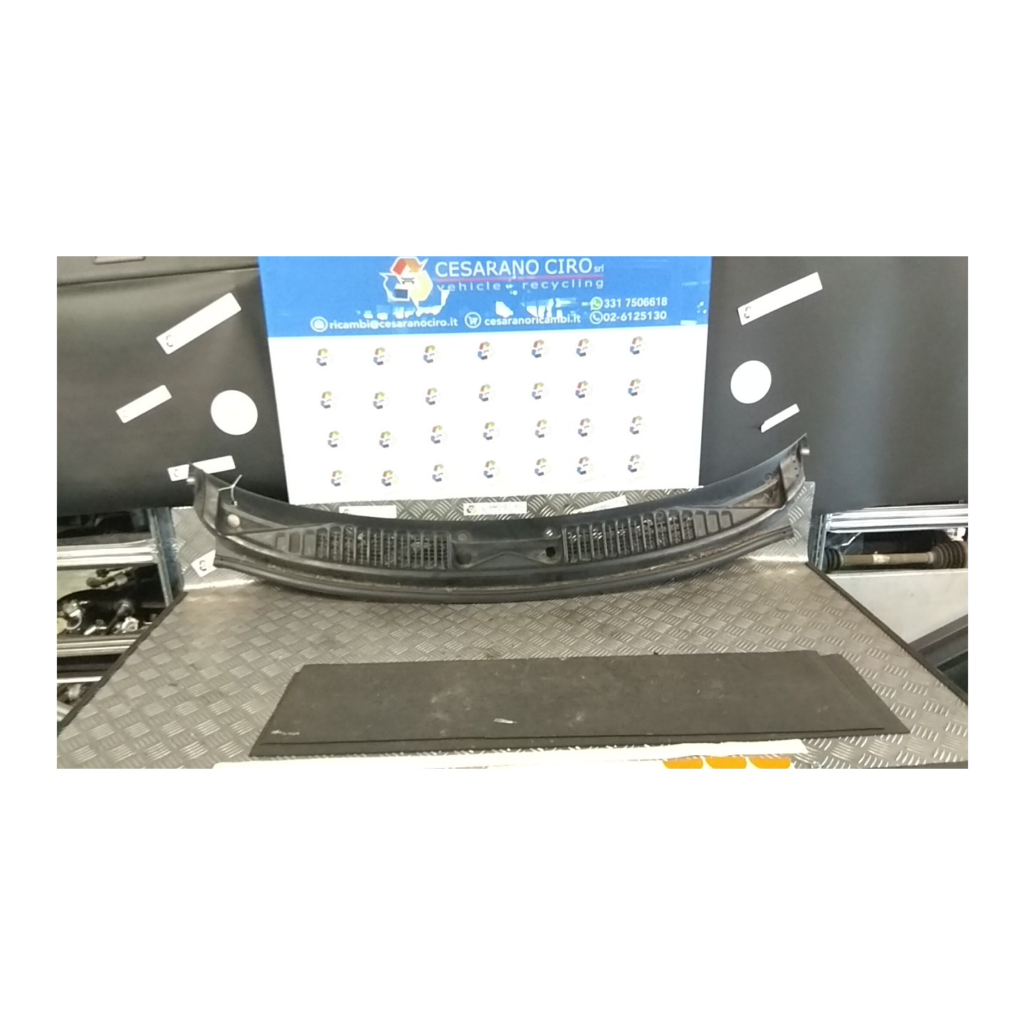 GRIGLIA SOTTOPARABREZZA 012 LAND ROVER FREELANDER (02/98-08/02) 18K4F JAG100252