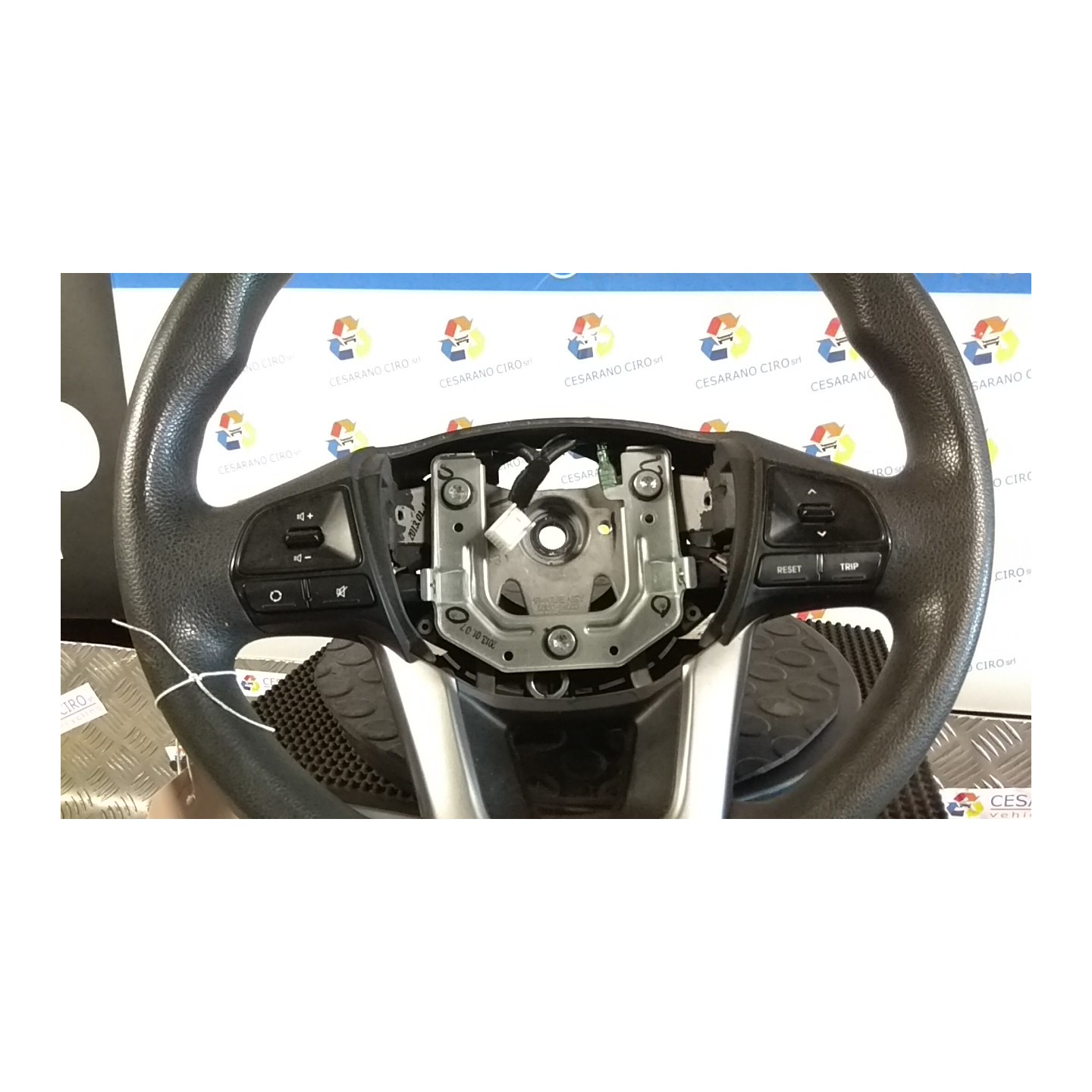 VOLANTE 038 KIA RIO 3A SERIE (08/11-09/15) D3FA 561201W000HU
