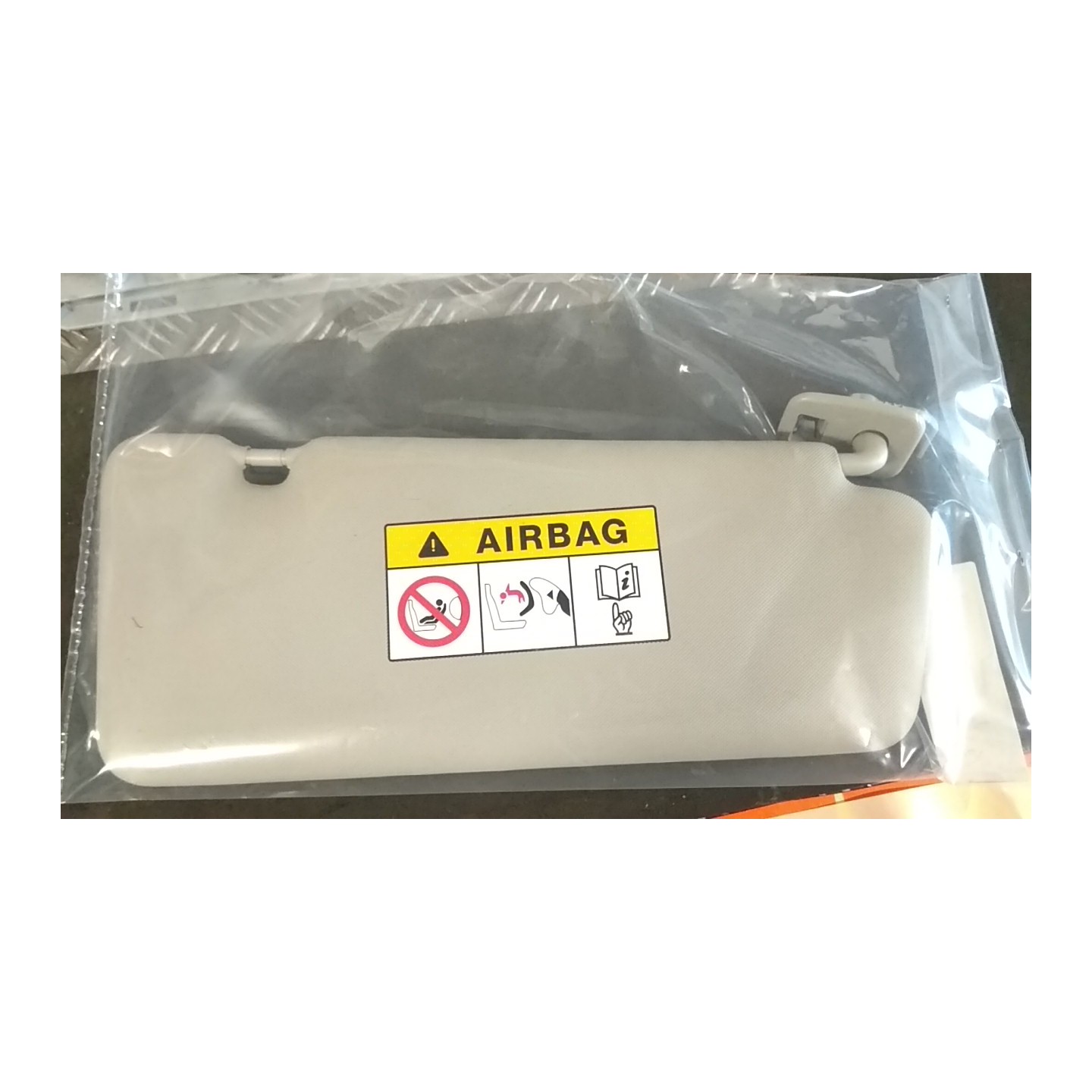 ALETTA PARASOLE PARABREZZA E3T; EA4 DX. 081 RENAULT CLIO 4A SERIE (07/12-12/16) D4FD7 964003555R