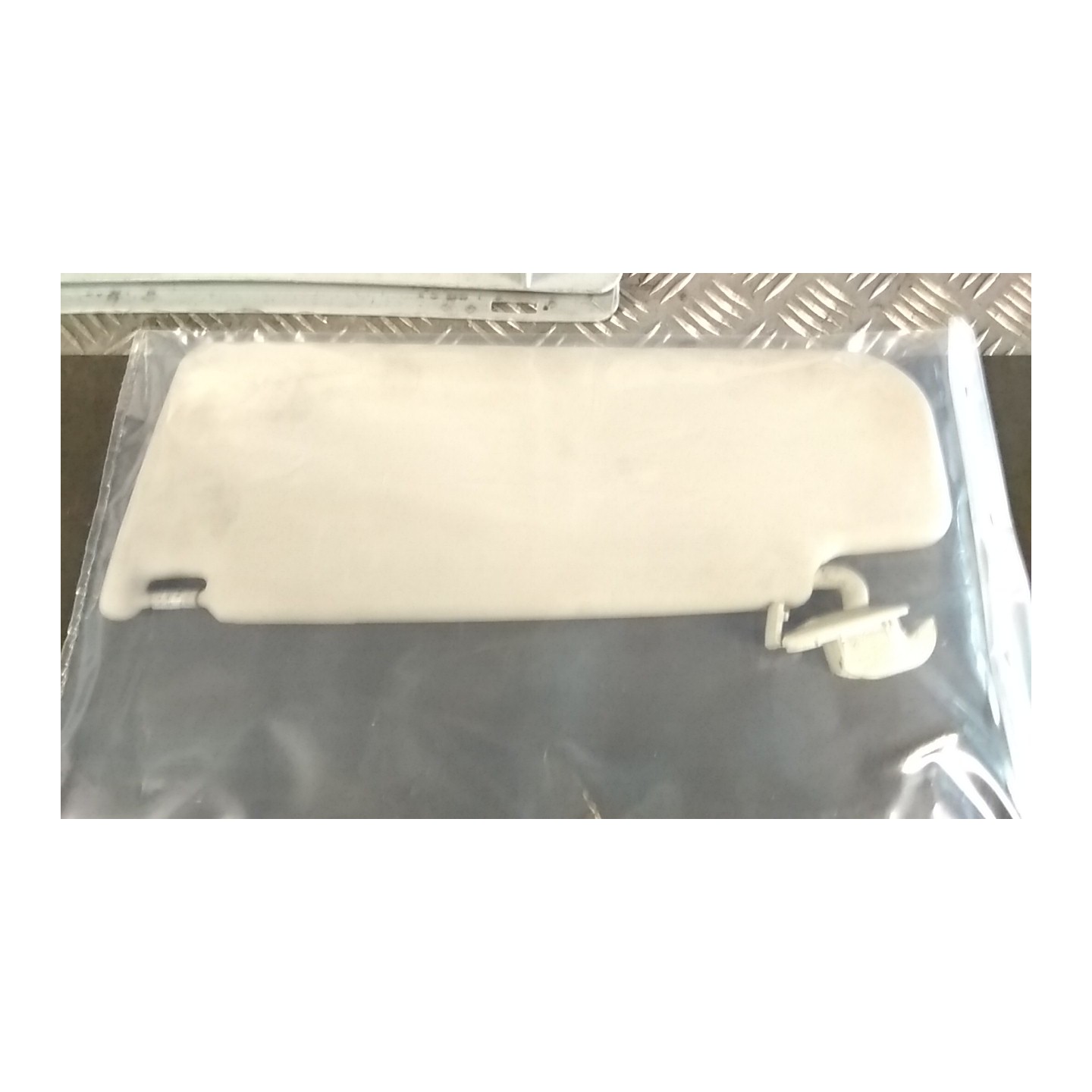 ALETTA PARASOLE PARABREZZA DX. 045 SKODA OCTAVIA (1Z) (08/04-01/09) BKC 1Z0857552Q2F4