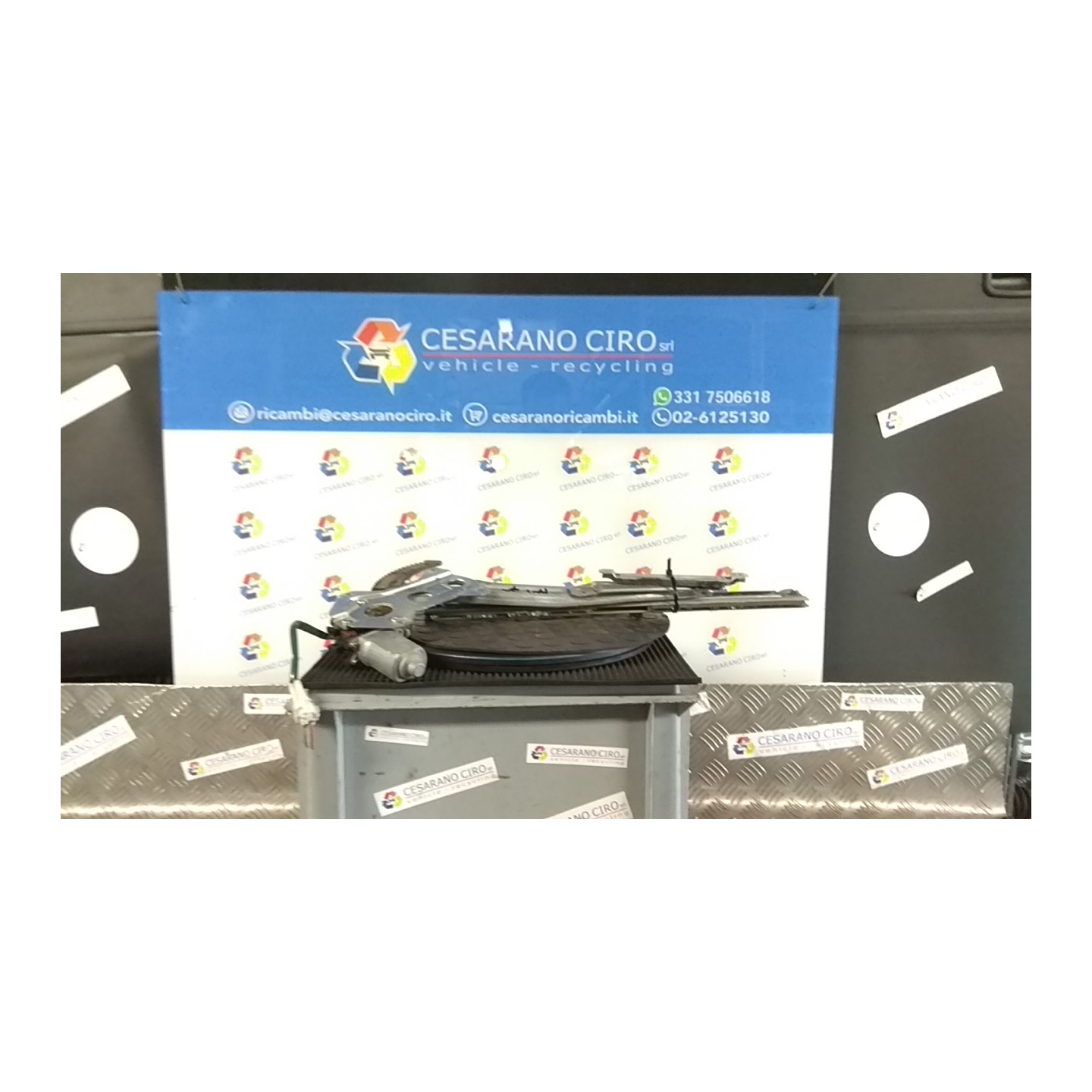 ALZACRISTALLO ELETTR. PORTA ANT. CON MOTORINO SX. 064 SUZUKI IGNIS 2A SERIE (10/03-03/07) M15A 8340286G10000