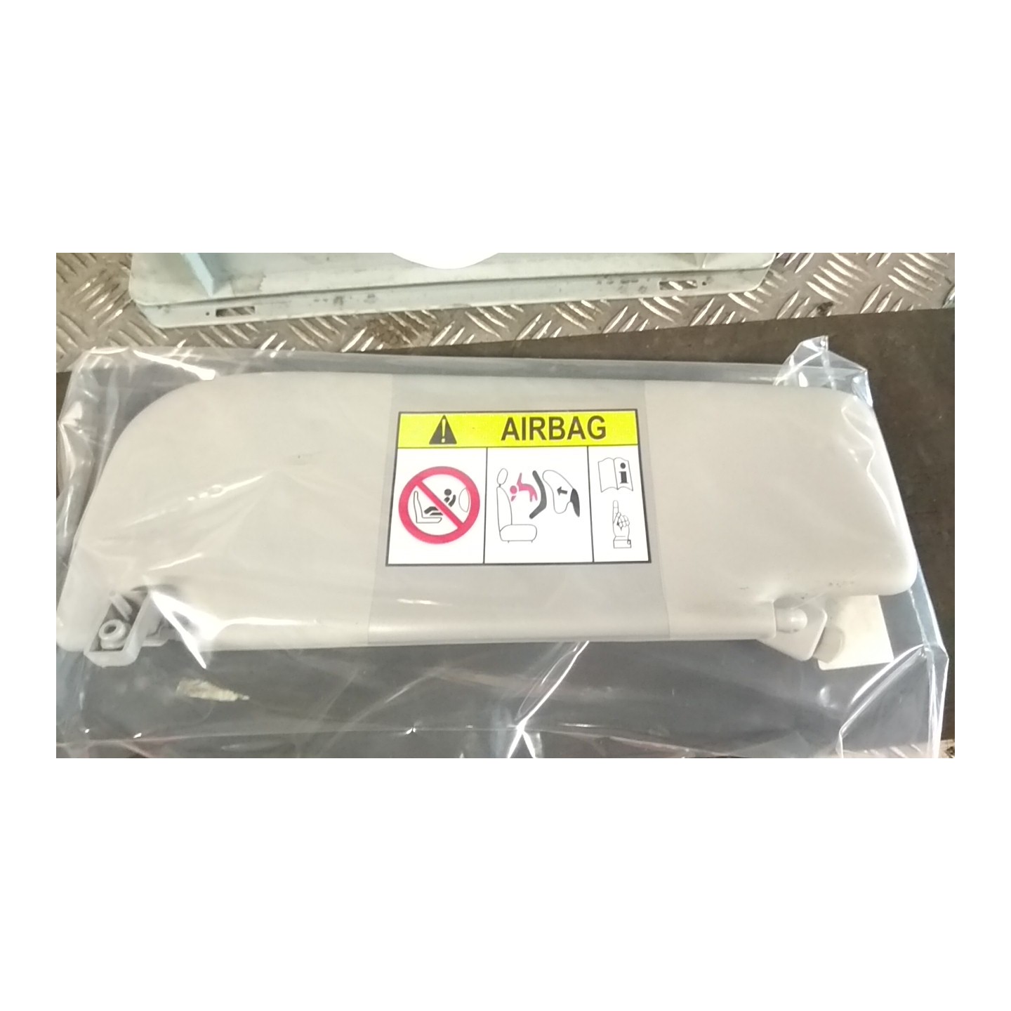 ALETTA PARASOLE PARABREZZA DX. 072 FIAT QUBO (4N) (06/16-) 225A2000 735685626