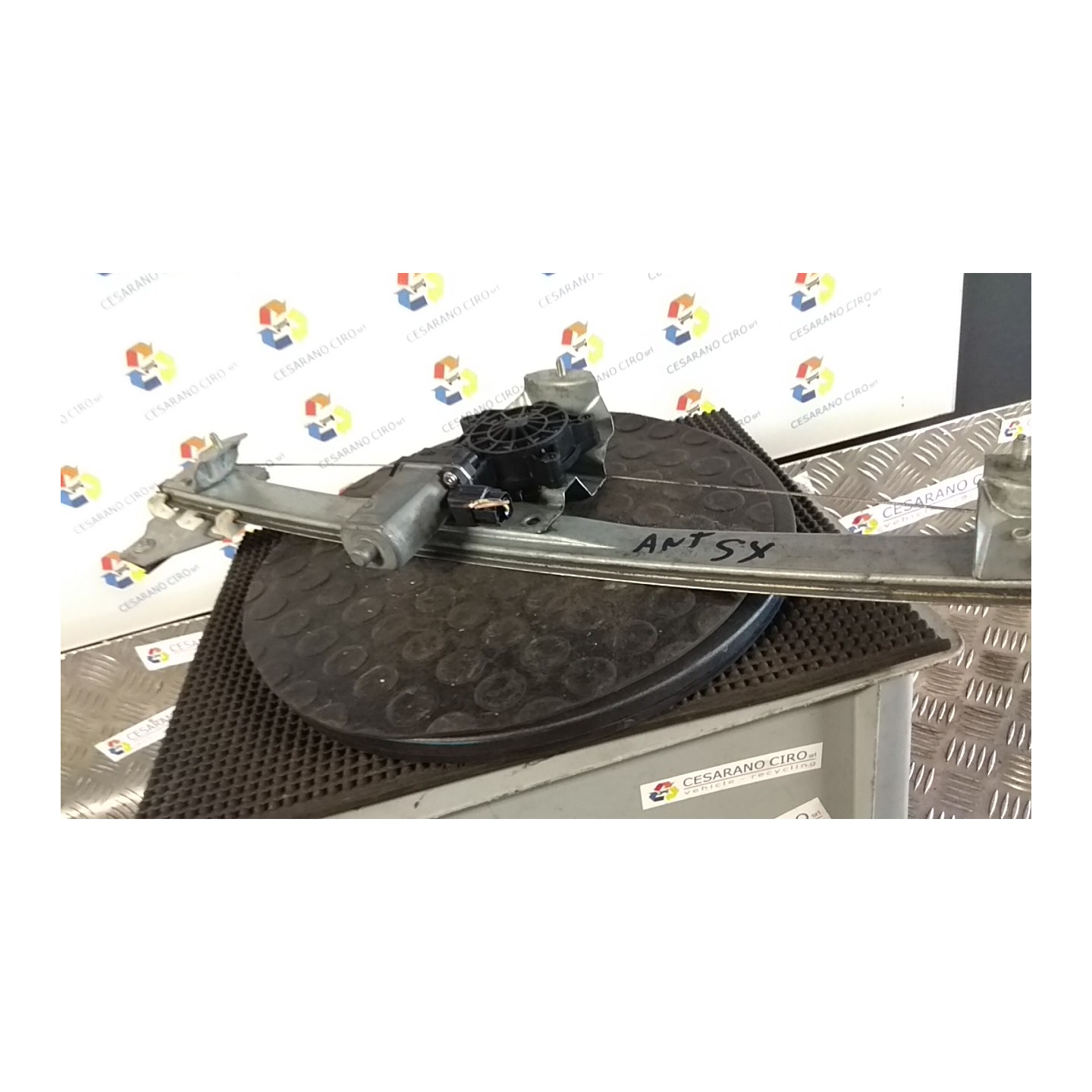 ALZACRISTALLO ELETTR. PORTA ANT. CON MOTORINO SX. 092 DACIA DOKKER FURGONE (11/12-) K9KC6 807218632R