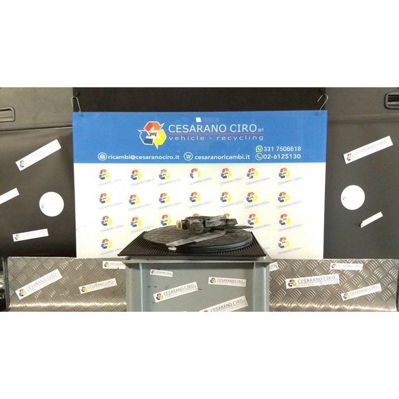 ALZACRISTALLO PORTA POST. ELETTRICO DX. 125 HYUNDAI GETZ (07/02-12/09) G4EA 834041C010