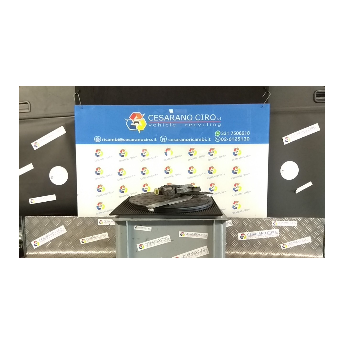 ALZACRISTALLO PORTA POST. ELETTRICO DX. 125 HYUNDAI GETZ (07/02-12/09) G4EA 834041C010