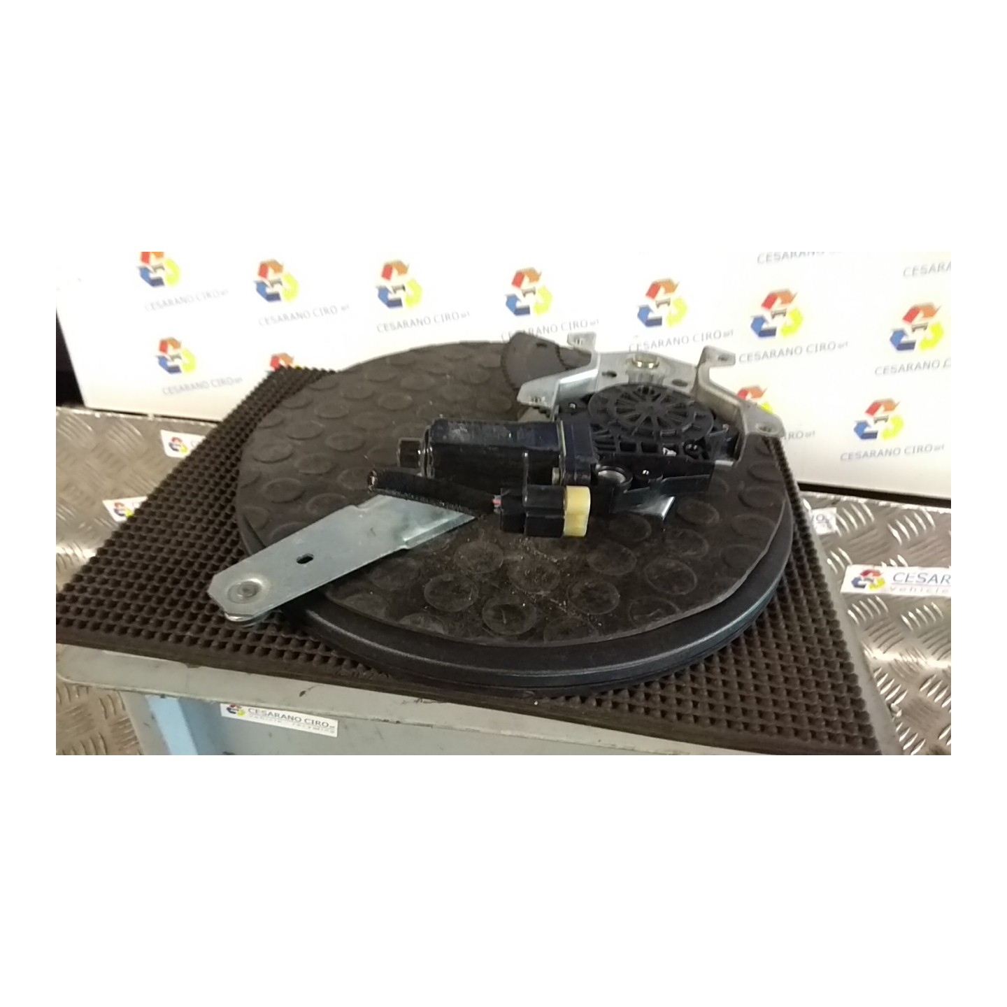 ALZACRISTALLO PORTA POST. ELETTRICO SX. 126 HYUNDAI GETZ (07/02-12/09) G4EA 834031C010