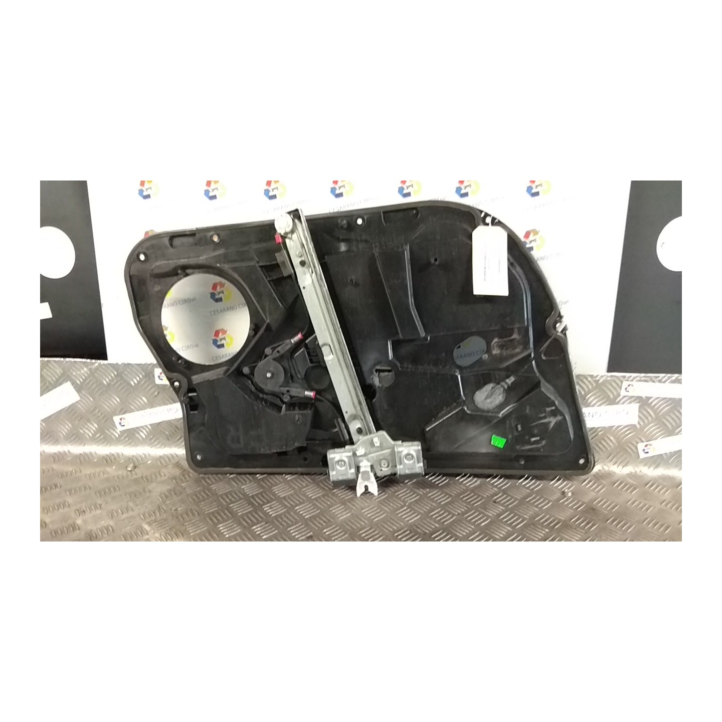 ALZACRISTALLO ELETTR. PORTA ANT. DX. 106 FORD FIESTA (CB1) (09/08-10/13) SNJA 1633101