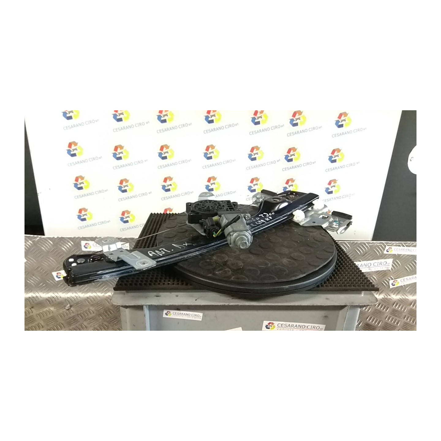 ALZACRISTALLO ELETTR. PORTA ANT. C/MOTORINO DX. 018 CHEVROLET (DAEWOO) AVEO (T300) (05/11-) A12XER 95043028