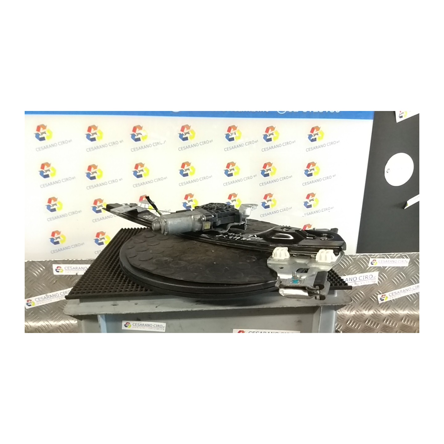 ALZACRISTALLO ELETTR. PORTA ANT. C/MOTORINO DX. 018 CHEVROLET (DAEWOO) AVEO (T300) (05/11-) A12XER 95043028
