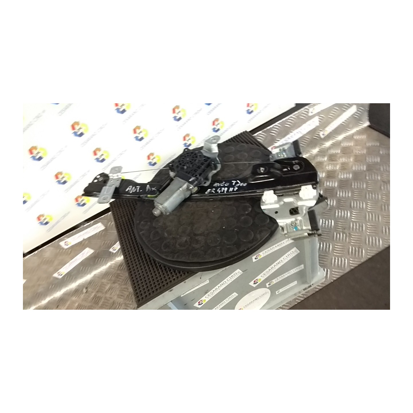 ALZACRISTALLO ELETTR. PORTA ANT. C/MOTORINO DX. 018 CHEVROLET (DAEWOO) AVEO (T300) (05/11-) A12XER 95043028