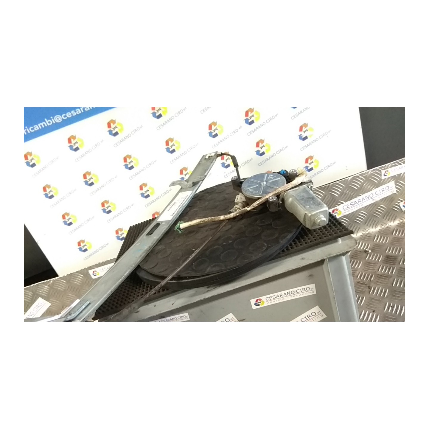 ALZACRISTALLO ELETTR. PORTA ANT. C/MOTORINO DX. 103 HONDA JAZZ 1A SERIE (11/02-10/08) L12A4 72210SAAG01
