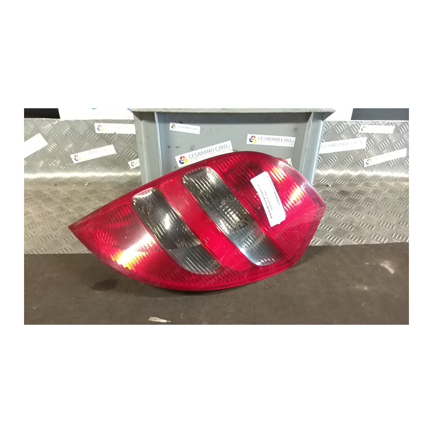FANALE POST. P/AVANTGARDE DX. 020 MERCEDES-BENZ CLASSE A (W/C169) (07/04-04/13 266940 A1698201064