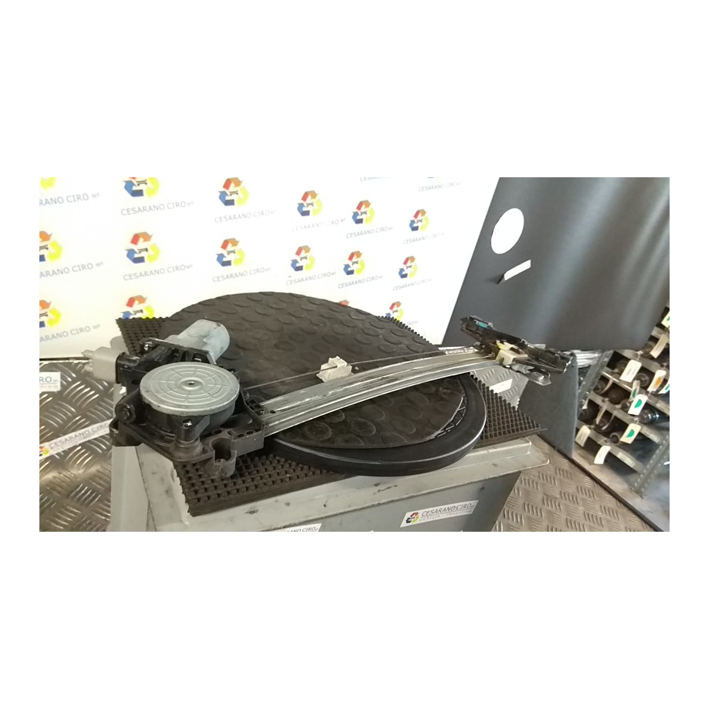 ALZACRISTALLO ELETTR. PORTA POST. C/MOTORINO SX. 016 HONDA CR-V 3A SERIE (01/07-) R20A2 72750SWAA01