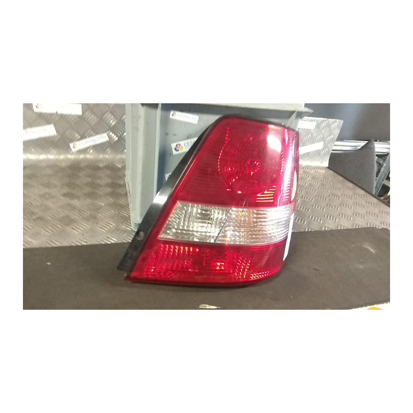 FANALE POST. DX. 139 KIA SORENTO 1A SERIE (07/02-12/06 D4CB 924023E010