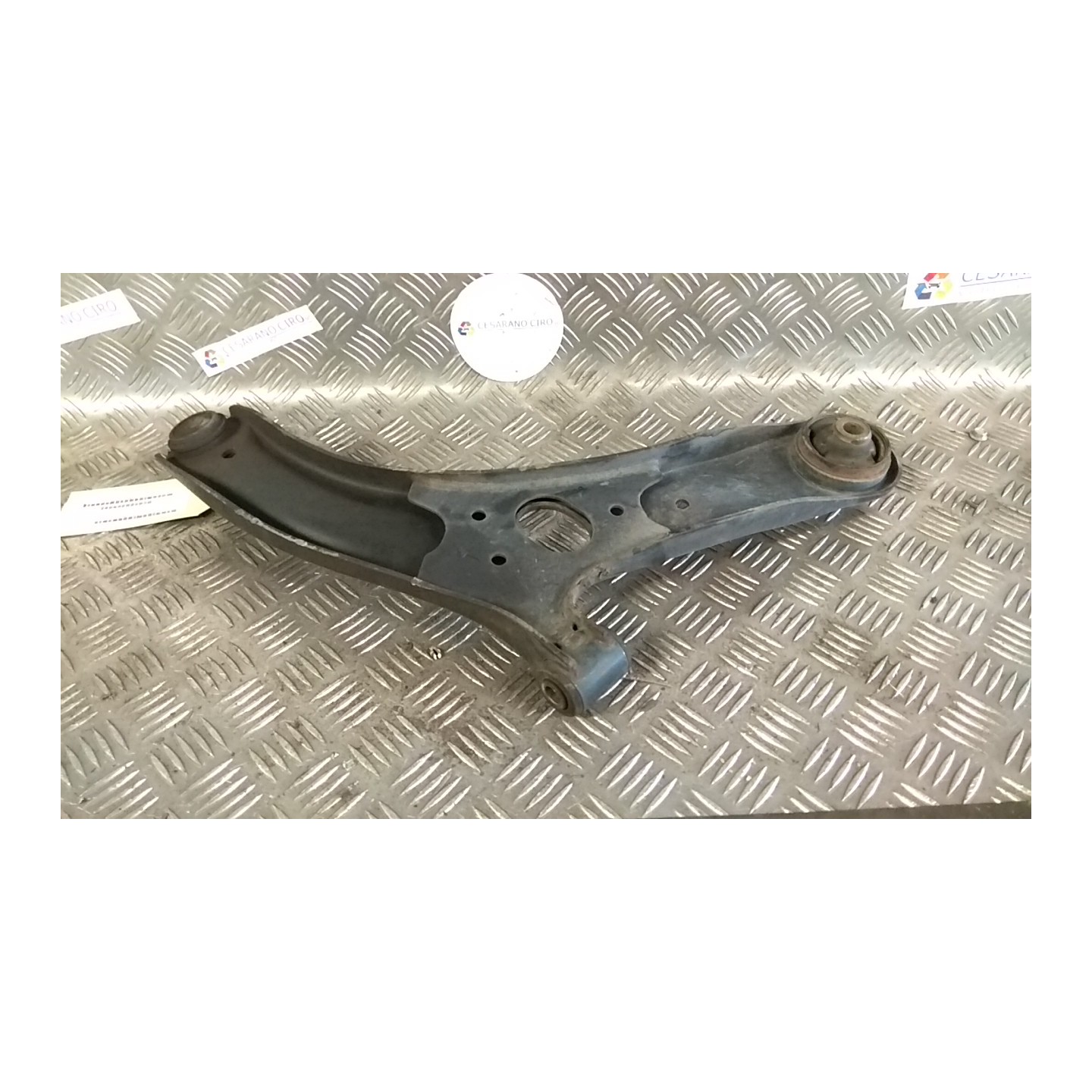 BRACCIO OSCILLANTE SOSP. ANT. SX. 148 KIA RIO 3A SERIE (08/11-09/15) D3FA 545001W000