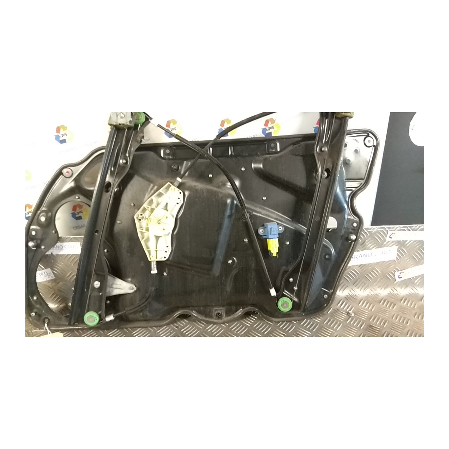 ALZACRISTALLO ELETTR. PORTA ANT. SX. 045 VOLKSWAGEN PASSAT (3C) (02/05-12/10) BMR 3C1837461L
