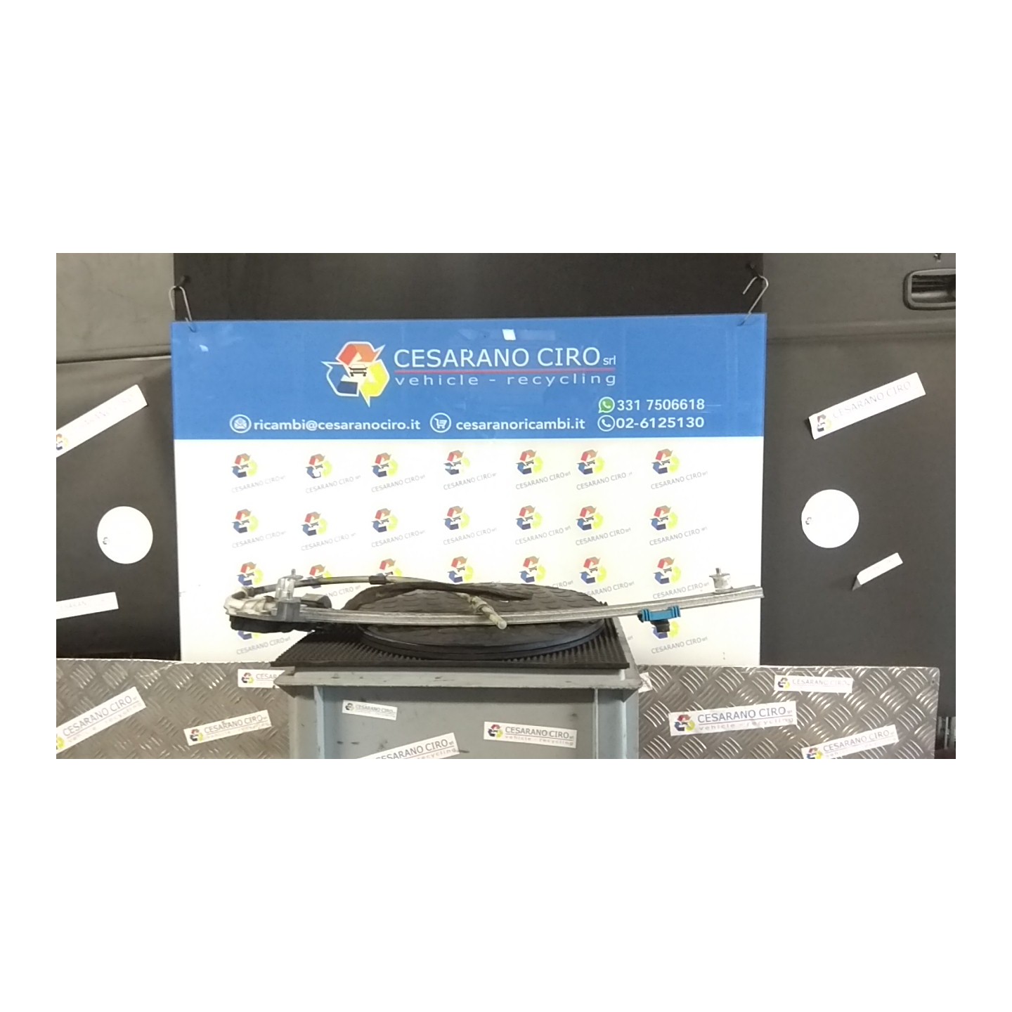 ALZACRISTALLO ELETTR. PORTA POST. CON MOTORINO DX. 040 RENAULT ESPACE 3A SERIE (03/06-) M9RC7 8200485233