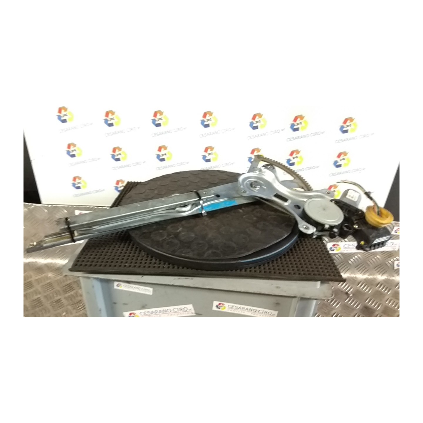 ALZACRISTALLO ELETTR. PORTA POST. SOL C/MOTORINO DX. 025 TOYOTA COROLLA VERSO (03/04-12/09) 3ZZFE 698300F020