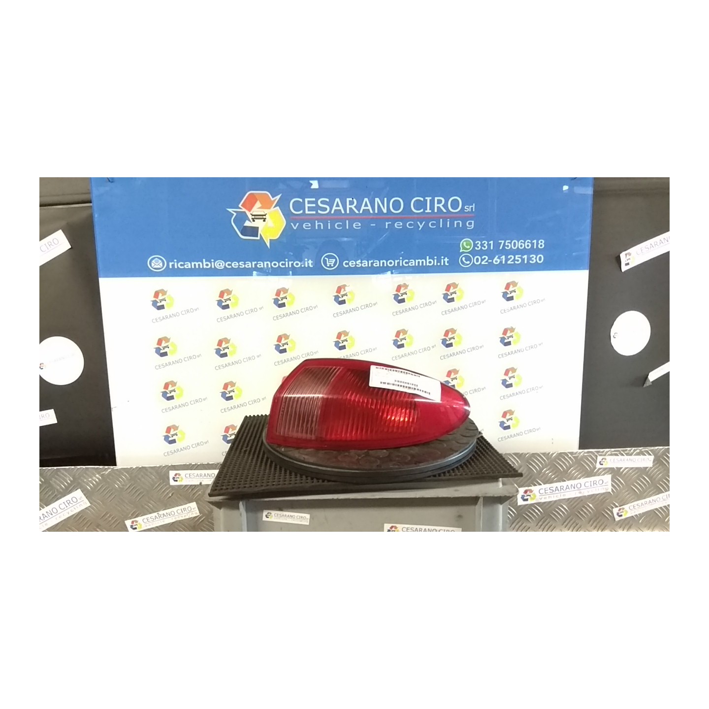 FANALE POST. PARTE EST. DX. 053 ALFA ROMEO 147 (W8) (10/04-07/11) AR37203 46556347