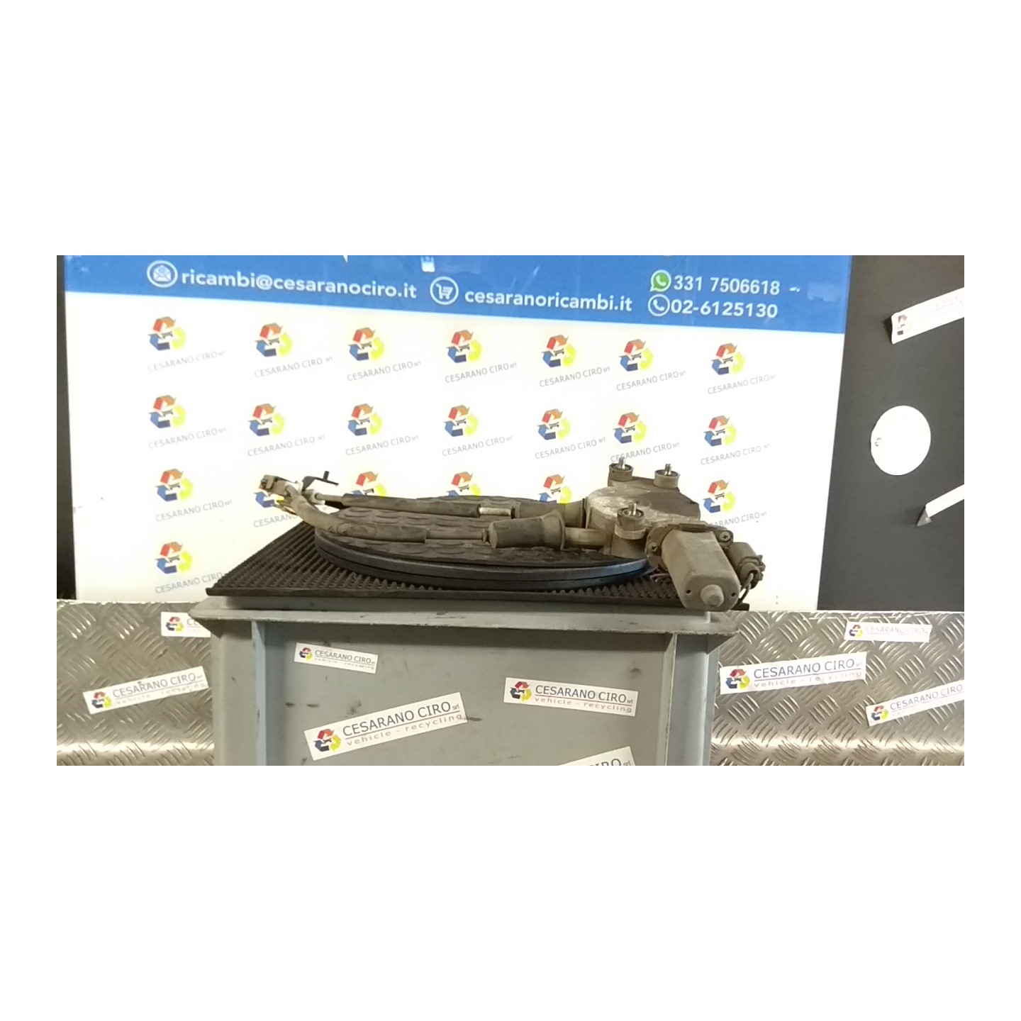 ALZACRISTALLO PORTA POST. DX. 056 ALFA ROMEO 147 (W8) (10/04-07/11) AR37203 46556826