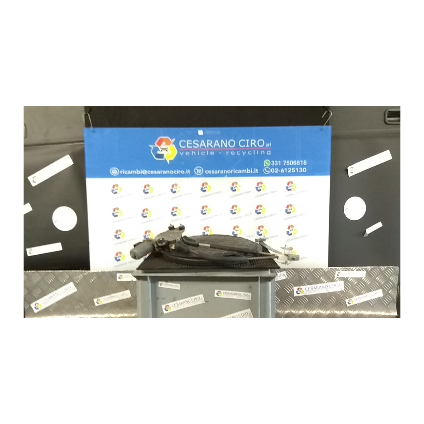 ALZACRISTALLO PORTA POST. SX. 058 ALFA ROMEO 147 (W8) (10/04-07/11) AR37203 46557041