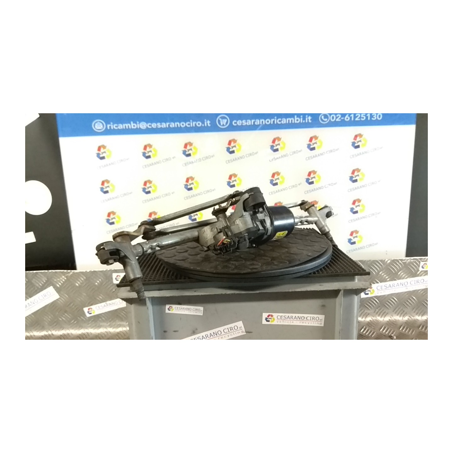 MECCANISMO TERGIPARABREZZA CON MOTORINO 125 CITROEN C3 1A SERIE (02/02-12/05) HFX 6401F4