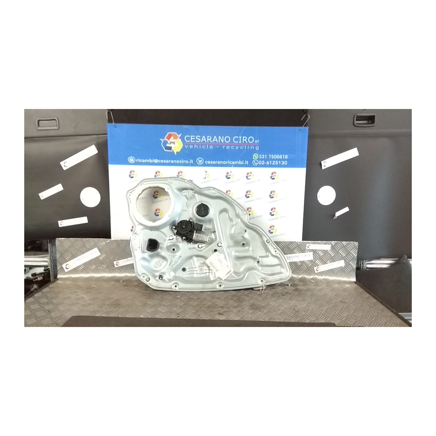 INTERRUTTORE ALZACRISTALLI PORTA POST. SX. 008 FIAT CROMA (2T) (10/07-12/11) 939A1000 735448295