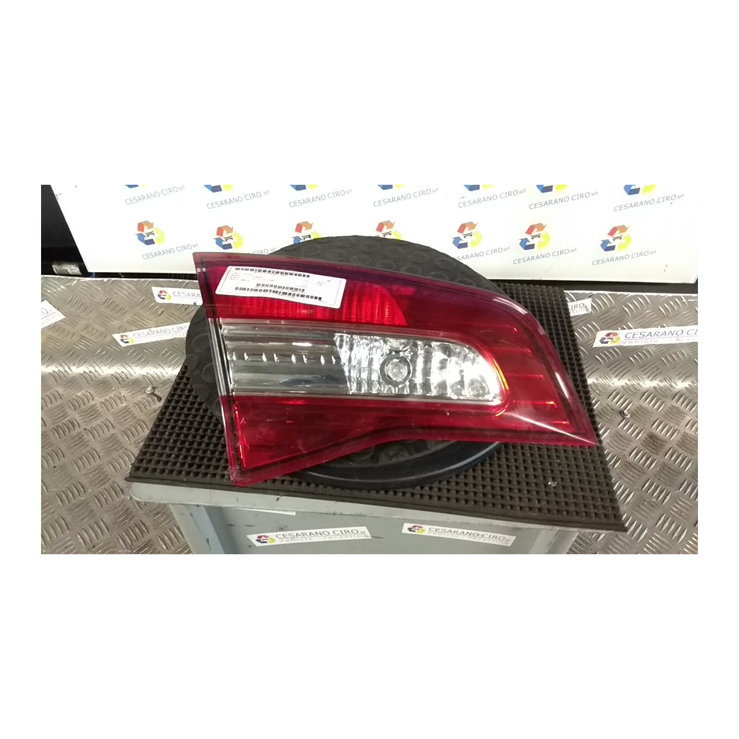 FANALE POST. PARTE INT. SX. 107 RENAULT KOLEOS (05/08-) M9RG8 26555JY05A