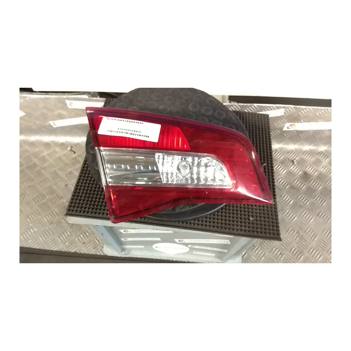 FANALE POST. PARTE INT. SX. 107 RENAULT KOLEOS (05/08-) M9RG8 26555JY05A