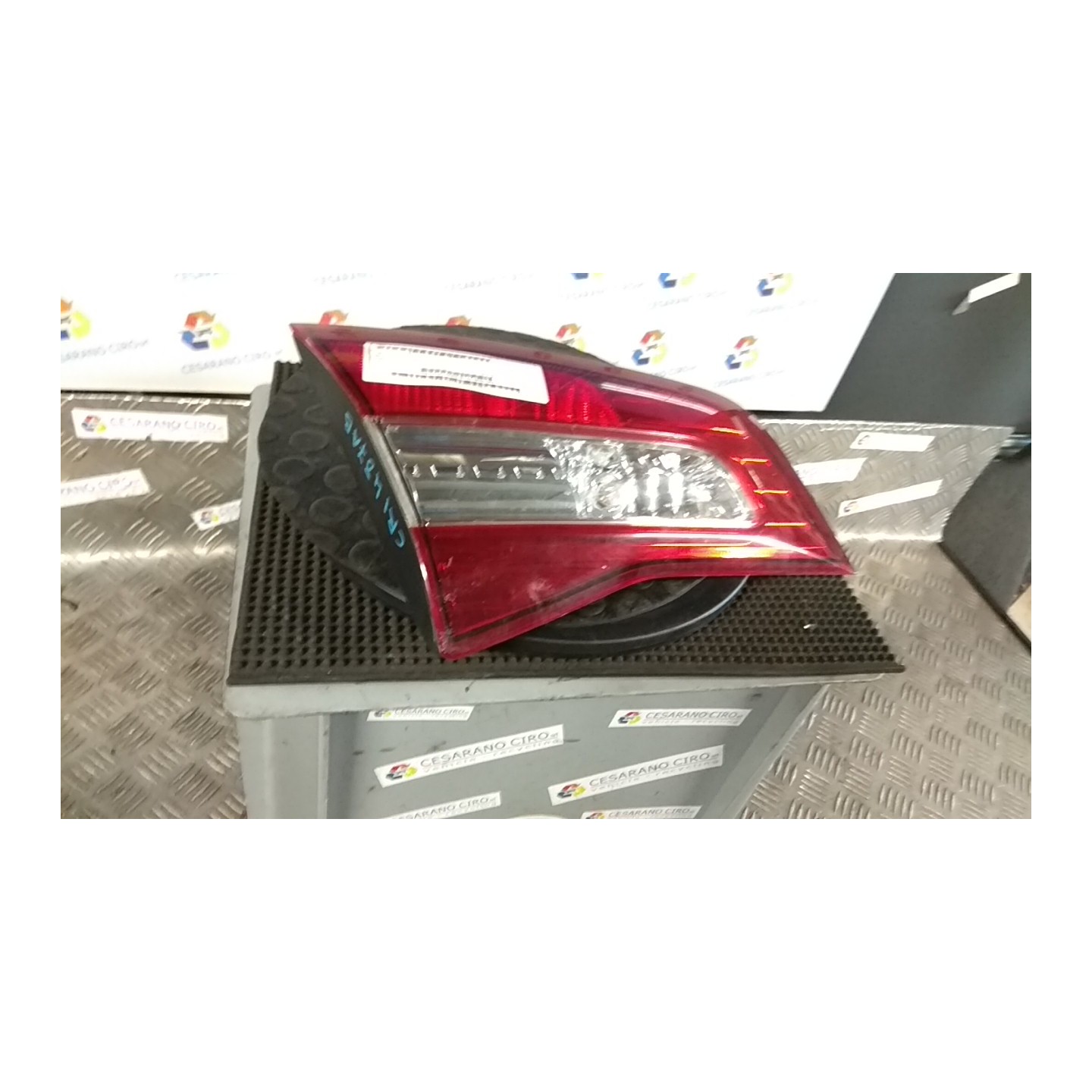 FANALE POST. PARTE INT. SX. 107 RENAULT KOLEOS (05/08-) M9RG8 26555JY05A