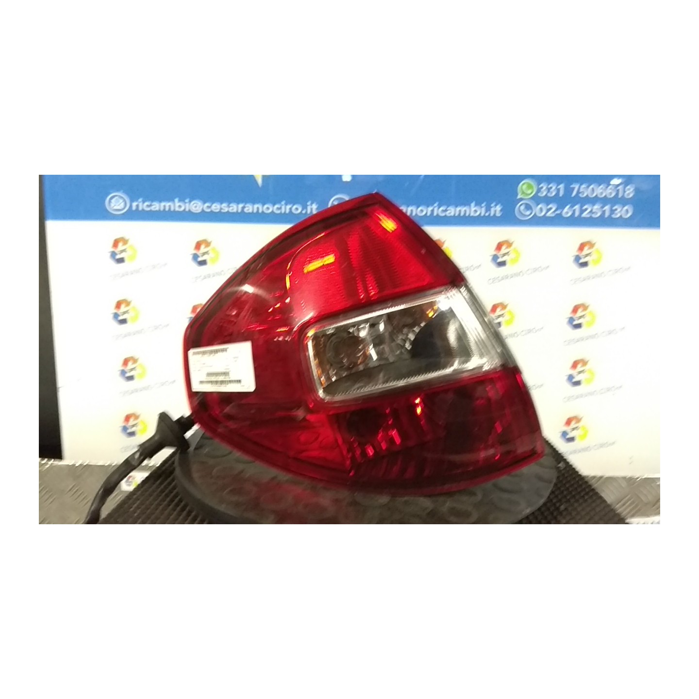 FANALE POST. PARTE EST. SX. 113 RENAULT KOLEOS (05/08-) M9RG8 26555JY00A