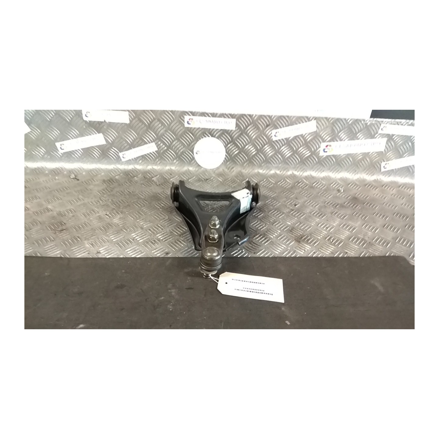 BRACCIO OSCILLANTE SOSP. ANT. DX. 179 RENAULT CLIO 2A SERIE (05/01-11/10) D4FB7 7700425228