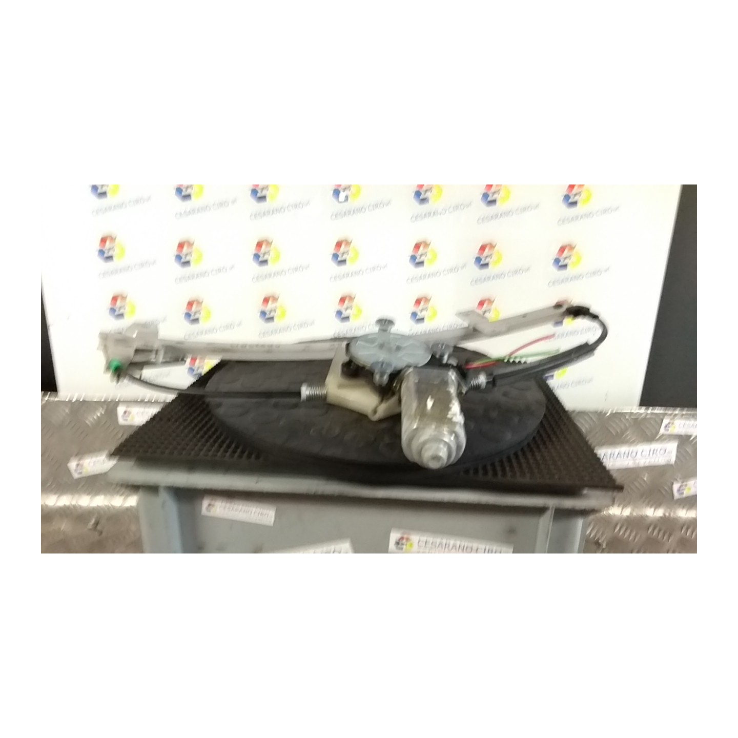 ALZACRISTALLO ELETTR. PORTA ANT. DX. 107 VOLVO SERIE 40 (02/96-03/00) B4184S 30623449