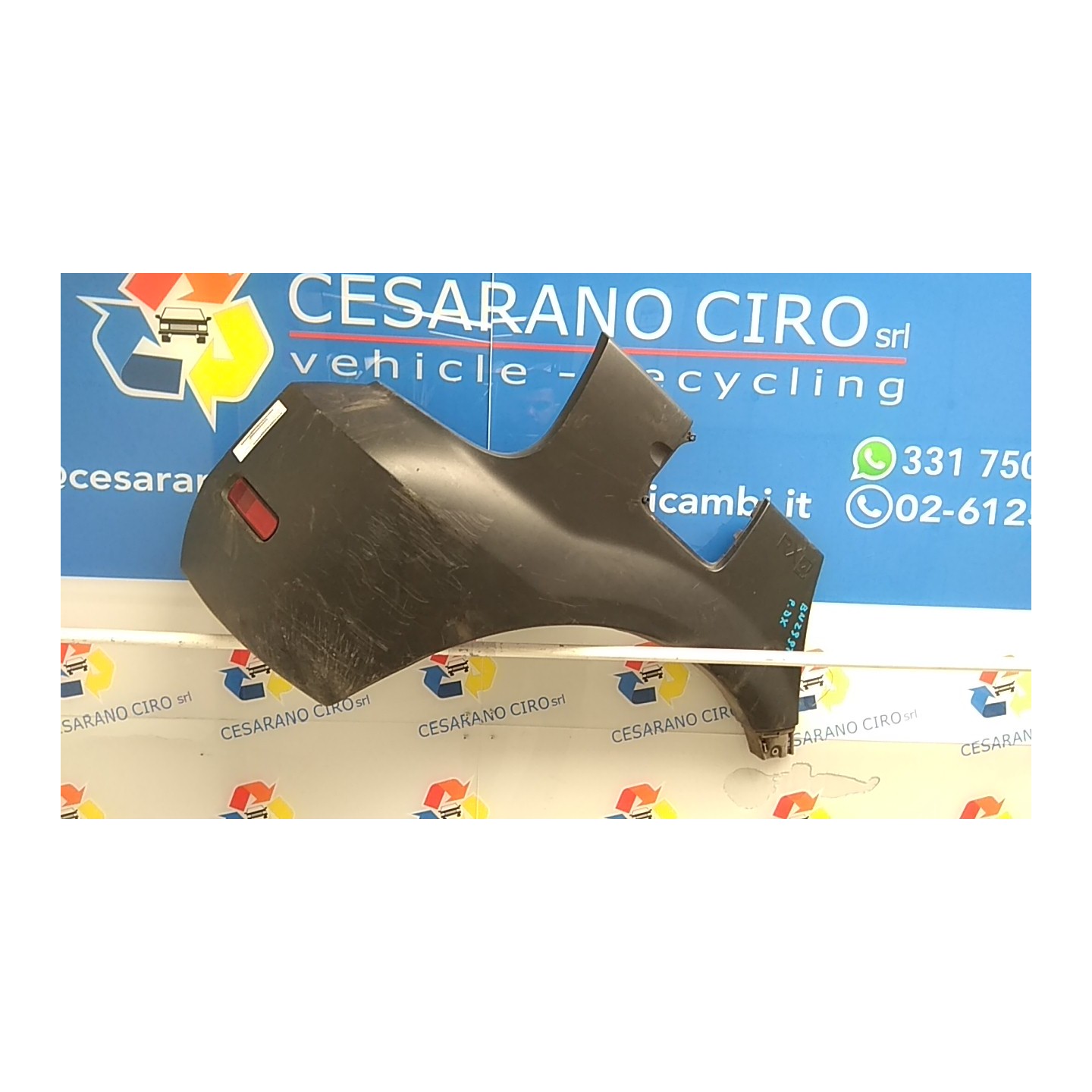 PARAURTI POST. LAT. DX. 048 RENAULT SCENIC RX 4 (02/00-06/03) F9QK7 7700435886