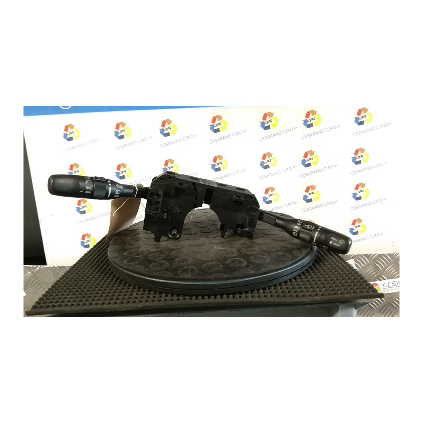 DEVIOGUIDASGANCIO 073 JEEP CHEROKEE (KJ) (11/01-11/04) 54C K56010132AD
