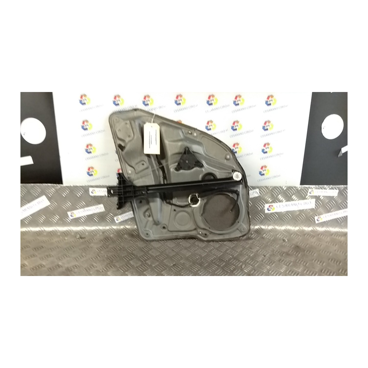 ALZACRISTALLO ELETTR. PORTA POST. SX. 142 VOLKSWAGEN GOLF (1J) (09/97-03/06) AKL 1J4839461F